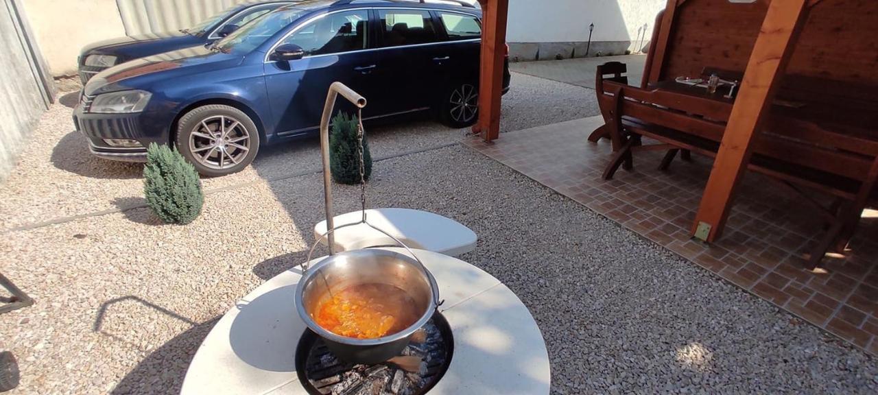 Fortuna Apartman Hajdúszoboszló Exteriör bild